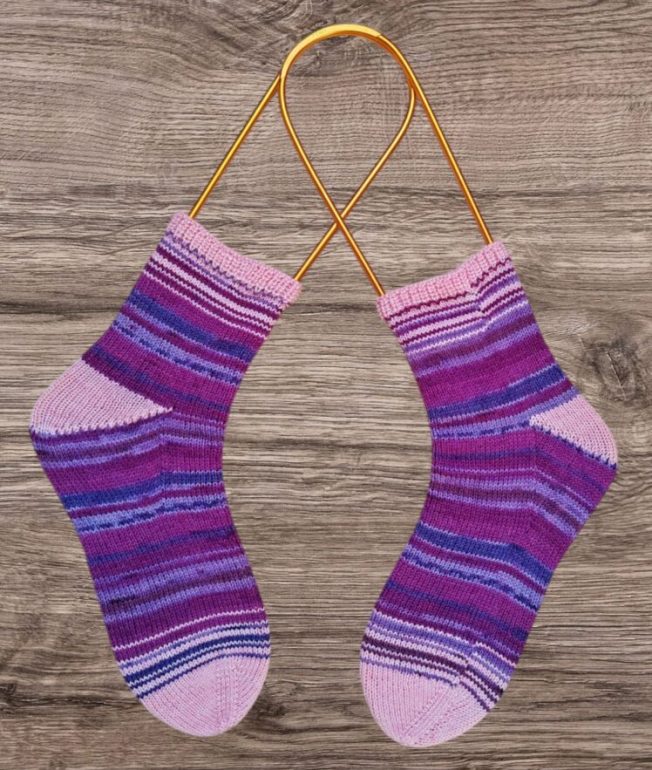 2024_tricot_.funny_striped_socks_05