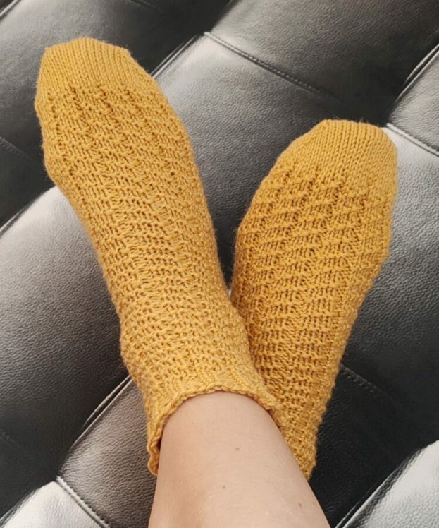 2024_tricot_Diagonal socks_02