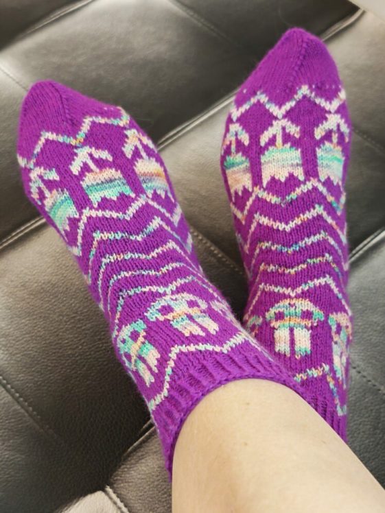 2026_tricot_Mystery Easter socks_02